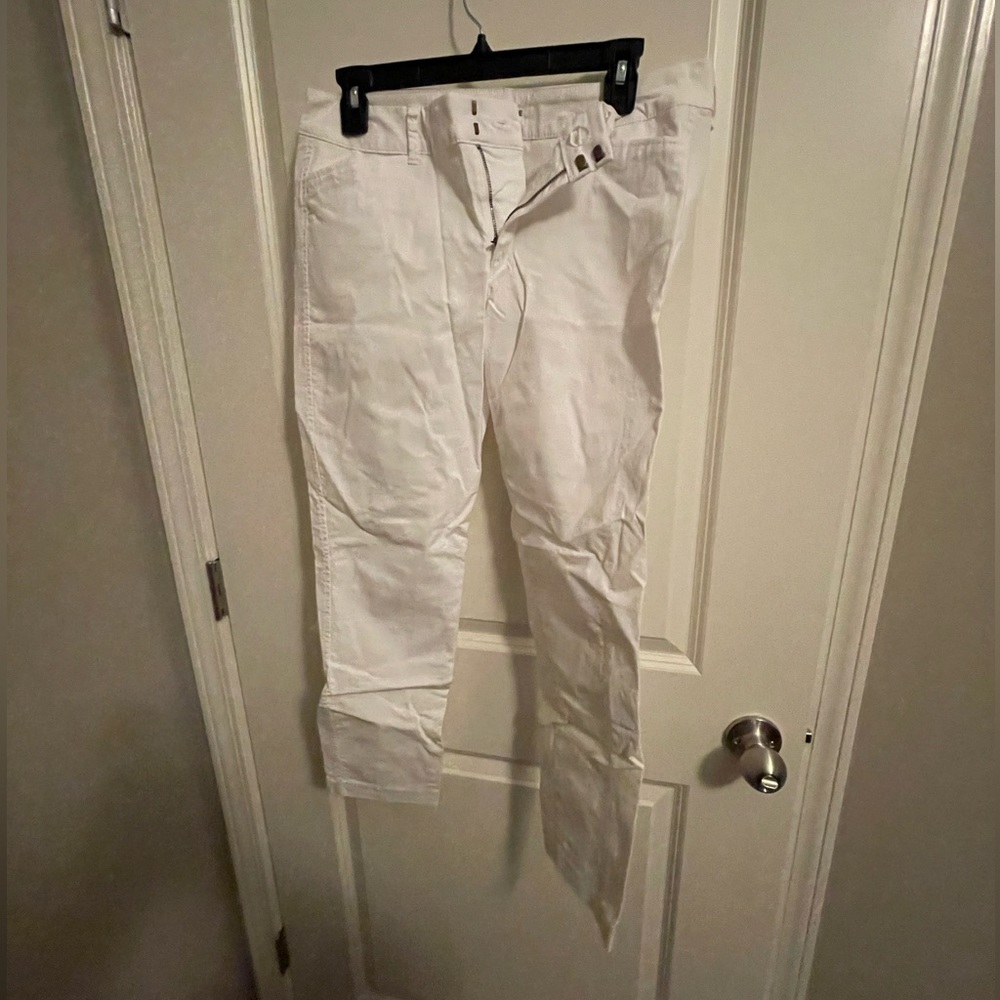 White Old Navy Women’s Pixie Ankle Pants-Size 8
